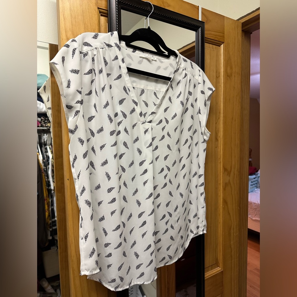 Fun 2 Fun White and Gray Cap Sleeve Blouse